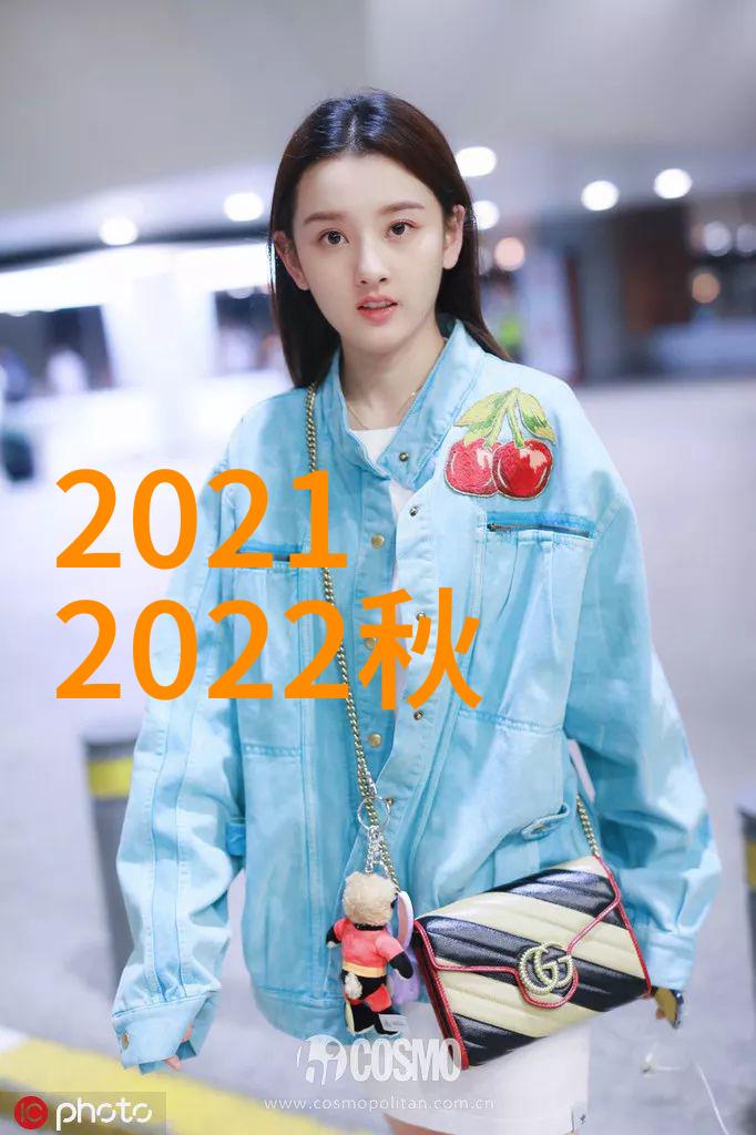 简约不失魅力黑白两色在2023年的连衣裙设计中的应用