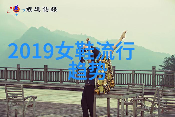 大衣搭配小白鞋2022年秋冬最流行的穿搭组合