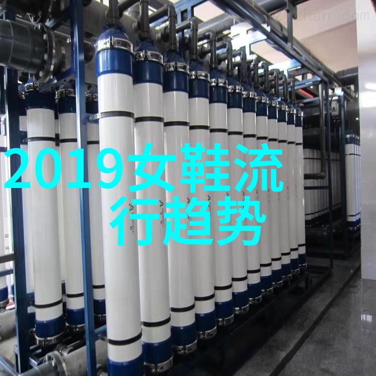 大胆色彩大气造型2021秋冬女裝流行颜色介绍