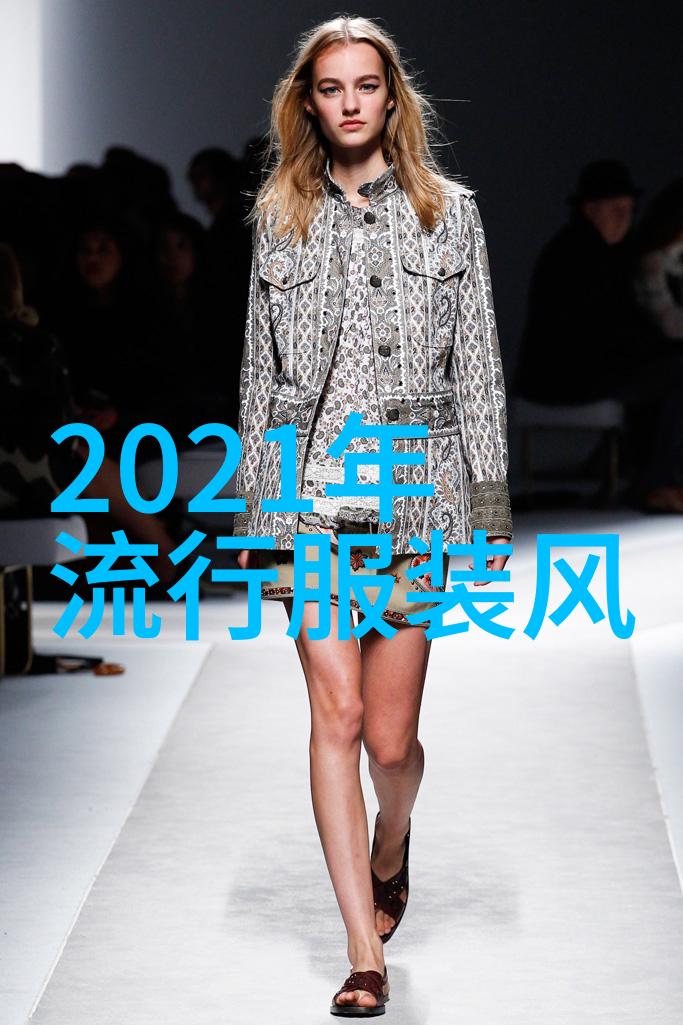 2020最流行的发型颜色真我璀璨登场全新True Square真我系列缤纷彩宝机械腕表展现多彩的自我