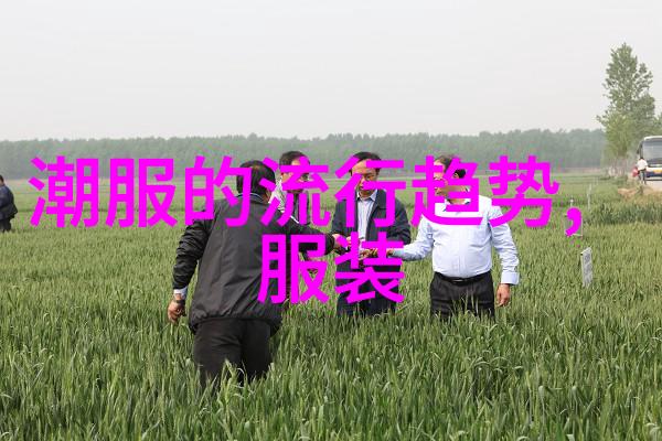 人物如何正确涂抹粉底液成为全国最好的化妆学校排行榜上的重要技能