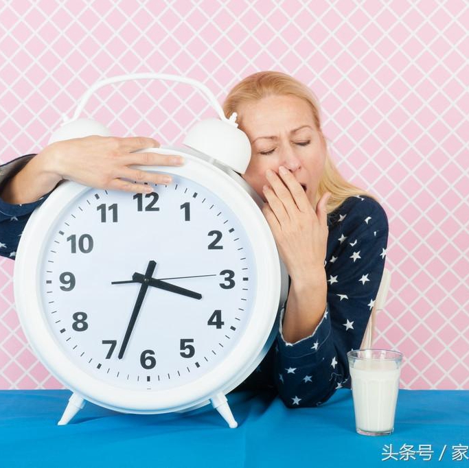 山西学化妆的有哪些学校避免粉底液颜色过深的技巧大公开